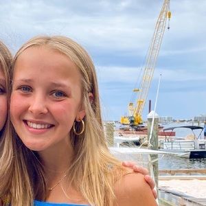 Meet your Posher, Madeline